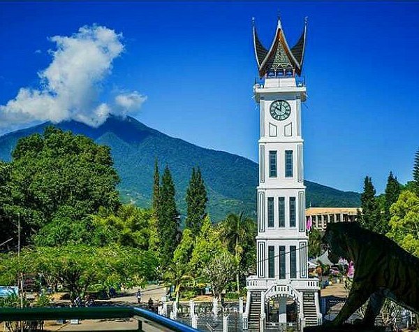 Cafe Dekat Jam Gadang: 5 Rekomendasi Favorit Bukittinggi